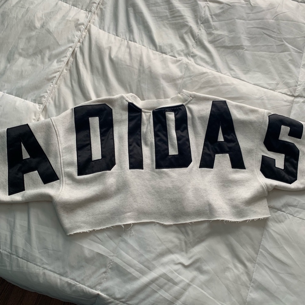 Adidas original cropped short sleeve crewneck